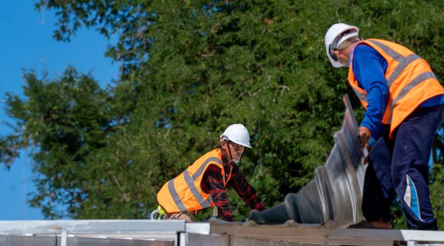 Expert Emergency Roof Repairs services in Freeburn, KY